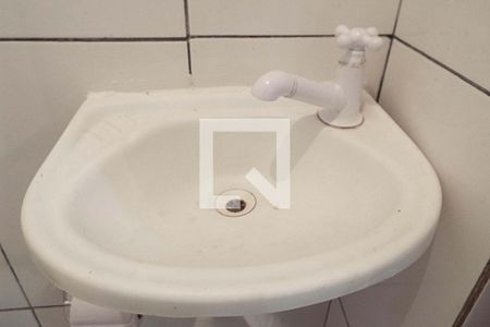 Casa para alugar com 30m², 1 quarto e sem vaga Casa para alugar com 30m², 1 quarto e sem vagaBanheiro