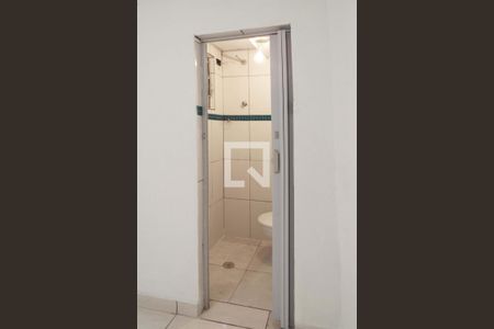 Casa para alugar com 30m², 1 quarto e sem vaga Casa para alugar com 30m², 1 quarto e sem vagaBanheiro