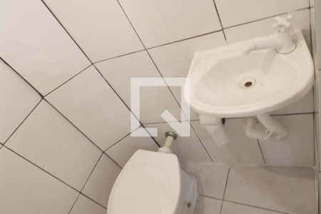 Casa para alugar com 30m², 1 quarto e sem vaga Casa para alugar com 30m², 1 quarto e sem vagaBanheiro