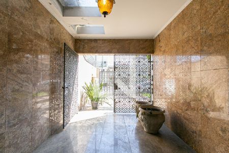 Casa para alugar com 480m², 5 quartos e 2 vagas Casa para alugar com 480m², 5 quartos e 2 vagasEntrada