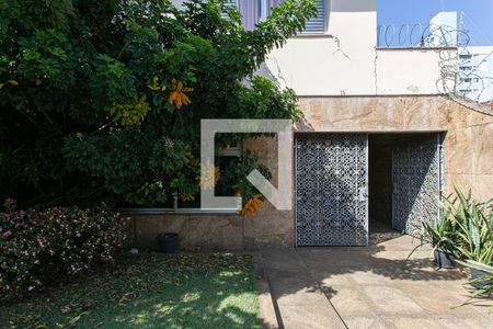 Casa para alugar com 480m², 5 quartos e 2 vagas Casa para alugar com 480m², 5 quartos e 2 vagasGaragem