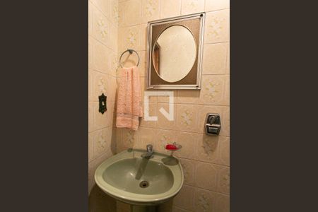 Casa para alugar com 480m², 5 quartos e 2 vagas Casa para alugar com 480m², 5 quartos e 2 vagasBanheiro de Serviço