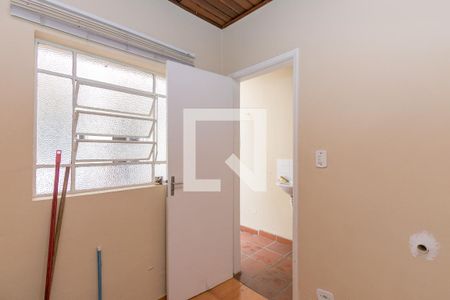 Casa à venda com 74m², 2 quartos e 1 vagaQuarto de Serviço