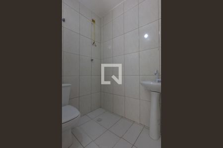 Banheiro de kitnet/studio para alugar com 1 quarto, 30m² em Jardim Santo Antonio, São Paulo