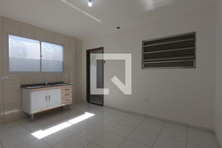 Sala /Cozinha de kitnet/studio para alugar com 1 quarto, 30m² em Jardim Santo Antonio, São Paulo