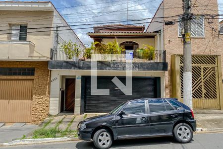 Casa à venda com 240m², 4 quartos e 2 vagas Casa à venda com 240m², 4 quartos e 2 vagasFachada