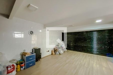 Casa à venda com 240m², 4 quartos e 2 vagas Casa à venda com 240m², 4 quartos e 2 vagasGaragem