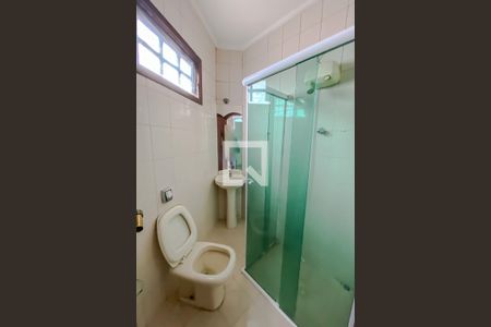 Casa à venda com 240m², 4 quartos e 2 vagas Casa à venda com 240m², 4 quartos e 2 vagasBanheiro da Suite 2
