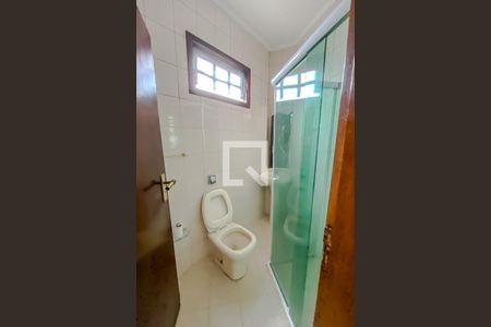 Casa à venda com 240m², 4 quartos e 2 vagas Casa à venda com 240m², 4 quartos e 2 vagasBanheiro da Suite 2