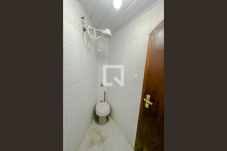 Casa à venda com 240m², 4 quartos e 2 vagas Casa à venda com 240m², 4 quartos e 2 vagasBanheiro quarto de serviço
