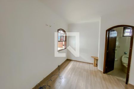 Casa à venda com 240m², 4 quartos e 2 vagas Casa à venda com 240m², 4 quartos e 2 vagasSuite 2