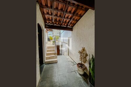 Casa à venda com 240m², 4 quartos e 2 vagas Casa à venda com 240m², 4 quartos e 2 vagasHall de entrada