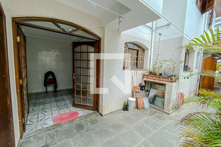 Casa à venda com 240m², 4 quartos e 2 vagas Casa à venda com 240m², 4 quartos e 2 vagasQuintal