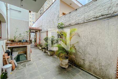 Casa à venda com 240m², 4 quartos e 2 vagas Casa à venda com 240m², 4 quartos e 2 vagasQuintal