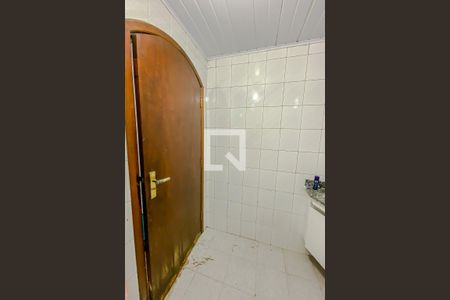 Casa à venda com 240m², 4 quartos e 2 vagas Casa à venda com 240m², 4 quartos e 2 vagasBanheiro quarto de serviço