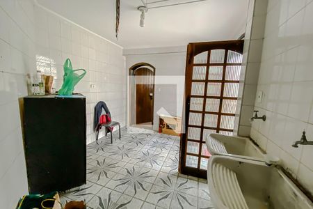 Casa à venda com 240m², 4 quartos e 2 vagas Casa à venda com 240m², 4 quartos e 2 vagasLavanderia