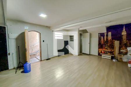 Casa à venda com 240m², 4 quartos e 2 vagas Casa à venda com 240m², 4 quartos e 2 vagasGaragem
