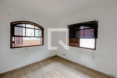 Casa à venda com 240m², 4 quartos e 2 vagas Casa à venda com 240m², 4 quartos e 2 vagasQuarto