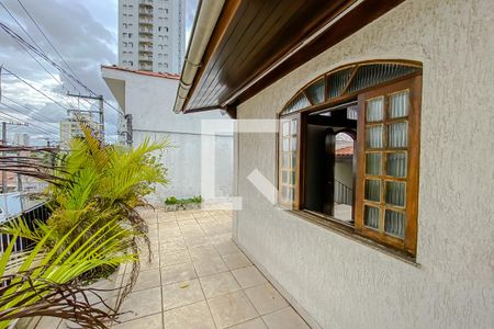 Casa à venda com 240m², 4 quartos e 2 vagas Casa à venda com 240m², 4 quartos e 2 vagasVaranda