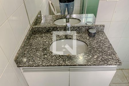 Casa à venda com 240m², 4 quartos e 2 vagas Casa à venda com 240m², 4 quartos e 2 vagasDetalhe Banheiro da Suite