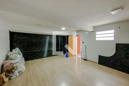 Casa à venda com 240m², 4 quartos e 2 vagas Casa à venda com 240m², 4 quartos e 2 vagasGaragem