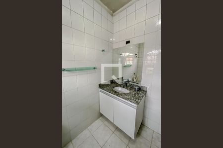 Casa à venda com 240m², 4 quartos e 2 vagas Casa à venda com 240m², 4 quartos e 2 vagasDetalhe Banheiro da Suite