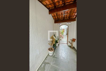 Casa à venda com 240m², 4 quartos e 2 vagas Casa à venda com 240m², 4 quartos e 2 vagasHall de entrada