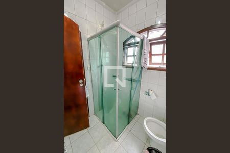 Casa à venda com 240m², 4 quartos e 2 vagas Casa à venda com 240m², 4 quartos e 2 vagasBanheiro da Suite
