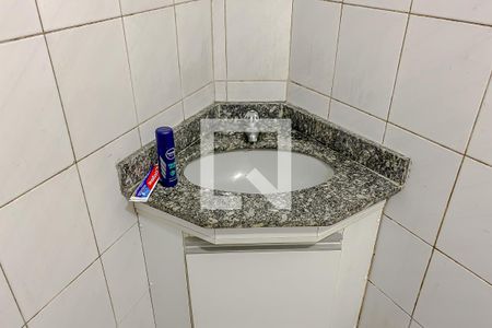 Casa à venda com 240m², 4 quartos e 2 vagas Casa à venda com 240m², 4 quartos e 2 vagasDetalhe Banheiro quarto de serviço