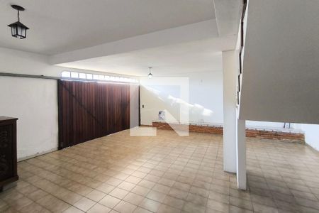 Casa à venda com 259m², 3 quartos e 3 vagas Casa à venda com 259m², 3 quartos e 3 vagasÁrea comum - Salão