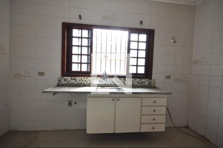 Casa para alugar com 130m², 2 quartos e 2 vagasCozinha