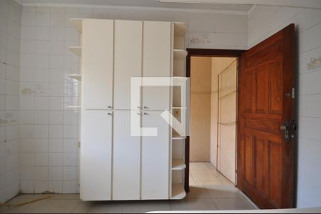 Casa para alugar com 130m², 2 quartos e 2 vagasCozinha