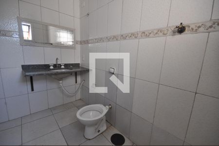 Casa para alugar com 130m², 2 quartos e 2 vagasBanheiro do Quarto Suíte