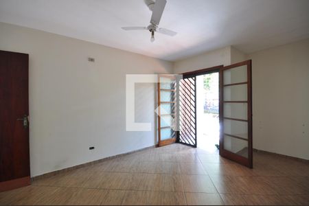 Casa para alugar com 130m², 2 quartos e 2 vagasQuarto Suíte