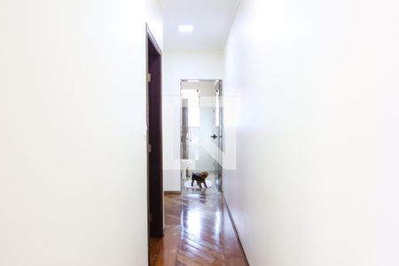 Casa à venda com 220m², 3 quartos e 4 vagasCorredor