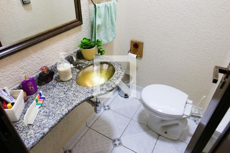 Casa à venda com 220m², 3 quartos e 4 vagasLavabo