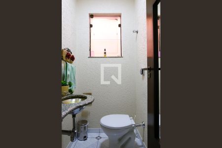 Casa à venda com 220m², 3 quartos e 4 vagasLavabo