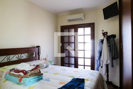 Casa à venda com 220m², 3 quartos e 4 vagasSuite