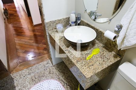 Casa à venda com 220m², 3 quartos e 4 vagasBanheiro social