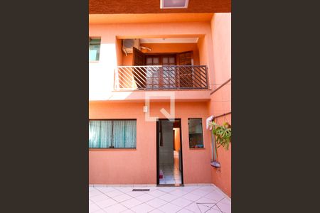 Casa à venda com 220m², 3 quartos e 4 vagasQuintal