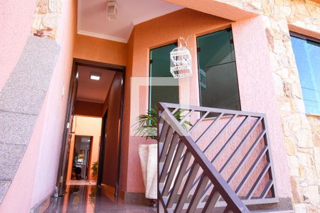 Casa à venda com 220m², 3 quartos e 4 vagasEntrada