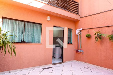 Casa à venda com 220m², 3 quartos e 4 vagasQuintal