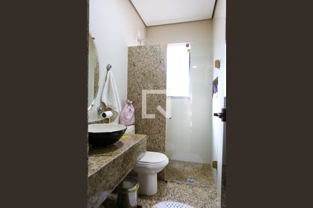 Casa à venda com 220m², 3 quartos e 4 vagasBanheiro social