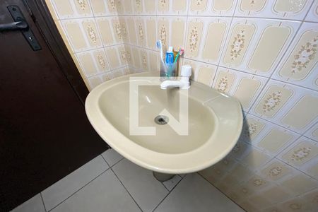 Casa à venda com 140m², 2 quartos e 2 vagasBanheiro