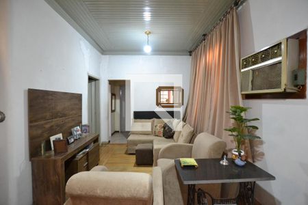 Sala de casa à venda com 3 quartos, 180m² em Ipanema, Porto Alegre