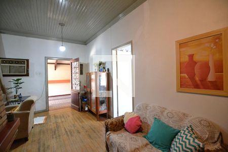 Sala de casa à venda com 3 quartos, 180m² em Ipanema, Porto Alegre