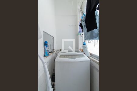 Apartamento à venda com 74m², 2 quartos e sem vagaCozinha e Área de Serviço