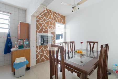 Apartamento à venda com 74m², 2 quartos e sem vagaCozinha e Área de Serviço