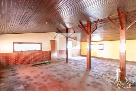 Casa para alugar com 720m², 4 quartos e 4 vagasCobertura