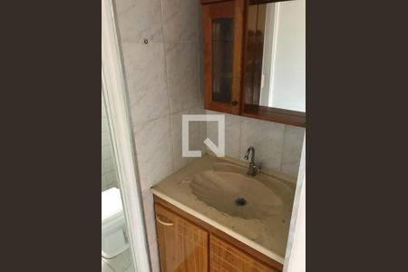 Casa de condomínio à venda com 53m², 2 quartos e 1 vaga Casa de condomínio à venda com 53m², 2 quartos e 1 vagaBanheiro